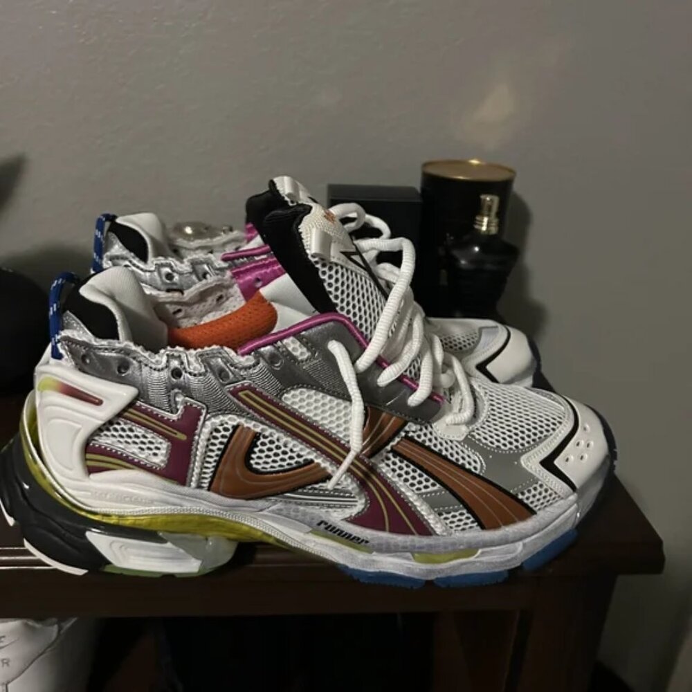 Balenciaga tracks white